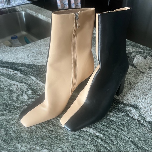 PRINCESS POLLY | Two Sided Story Boots in Black & Cream🖤 - Picture 11 of 13